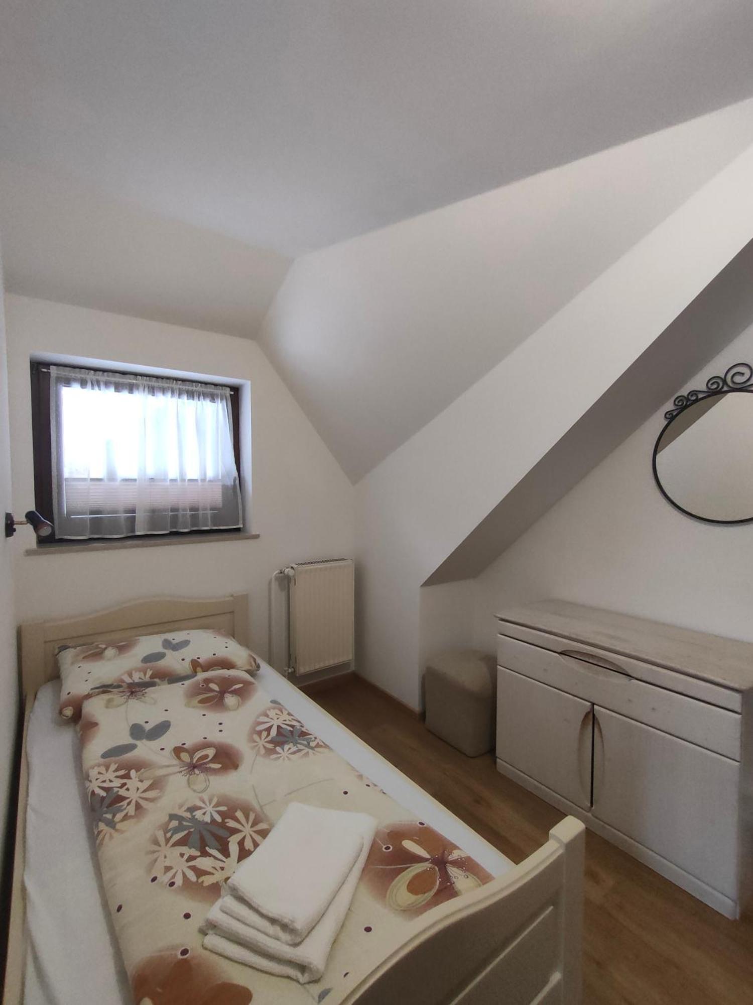 Bed & Breakfast Hisa Resje Бохин Стая снимка