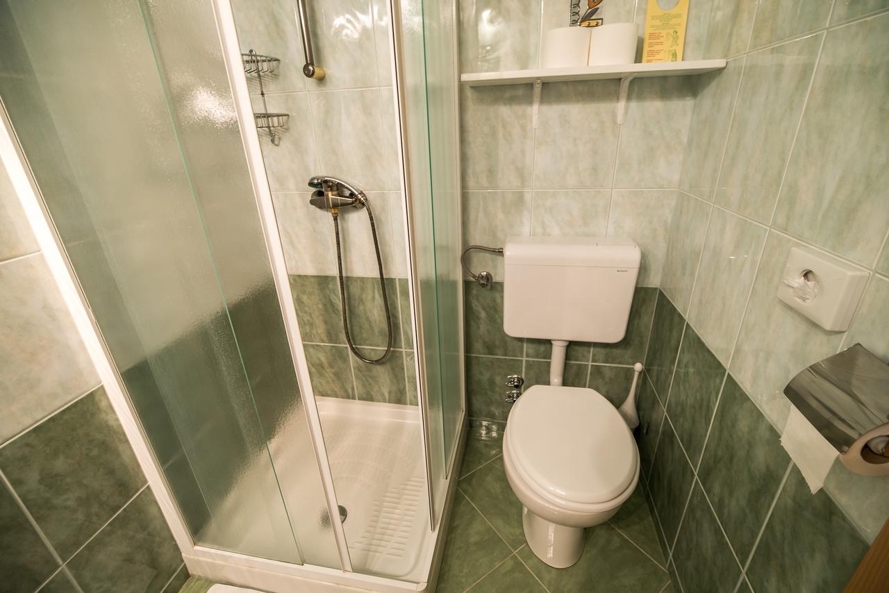 Bed & Breakfast Hisa Resje Бохин Стая снимка