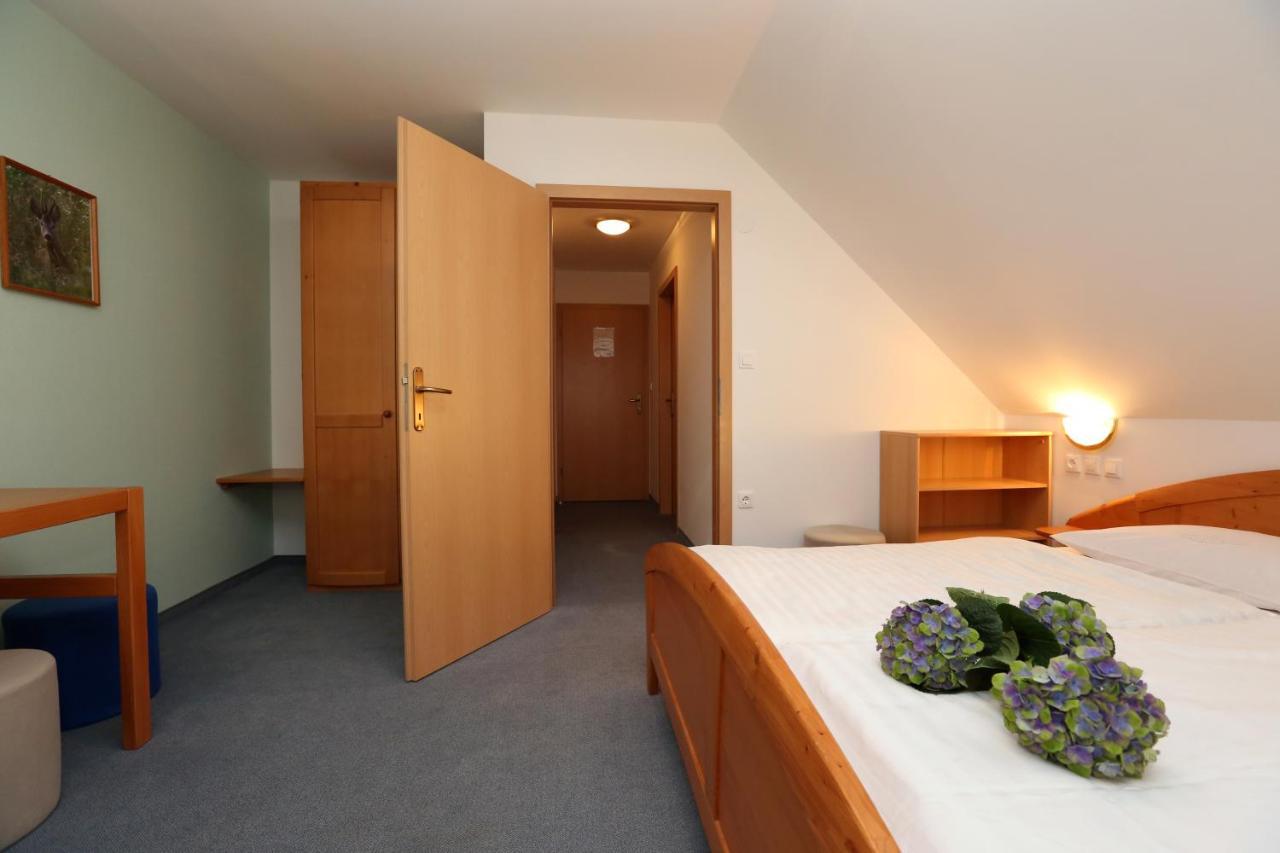 Bed & Breakfast Hisa Resje Бохин Стая снимка